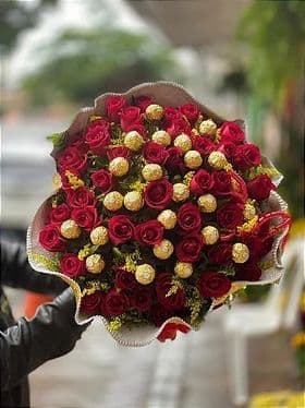 thumb-buque-50-rosas-vermelhas-com-36-ferrero-rocher-0